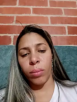 Snapshot of kiki_milu chatting on May 1, 10:58 pm kiki milu online show from May 1, 10:58 pm