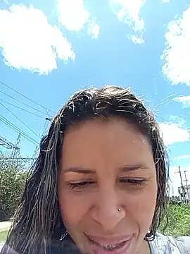 Snapshot of kiki_milu chatting on May 15, 4:25 pm kiki milu online show from May 15, 4:25 pm