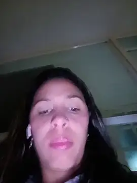 Snapshot of kiki_milu chatting on June 7, 1:43 am kiki milu online show from June 7, 1:43 am