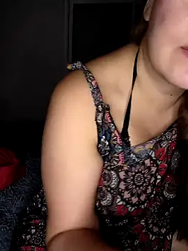 Snapshot of Miamorcurvyy chatting on May 3, 2:17 am Miamorcurvyy online show from May 3, 2:17 am