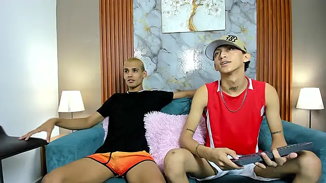 Snapshot of BOYS_PLAY chatting on February 17, 8:04 pm BOYS PLAY online show from February 17, 8:04 pm