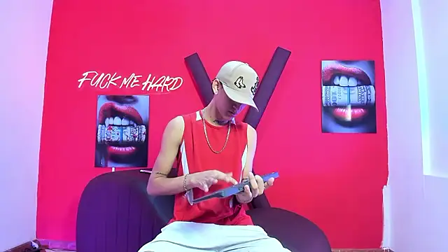 Snapshot of BOYS_PLAY chatting on February 18, 1:18 pm BOYS PLAY online show from February 18, 1:18 pm