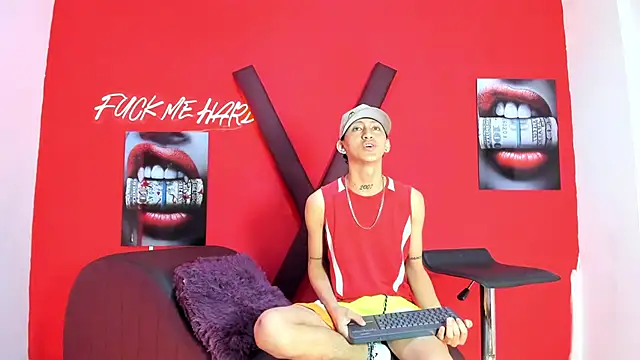 Snapshot of BOYS_PLAY chatting on February 21, 1:23 pm BOYS PLAY online show from February 21, 1:23 pm