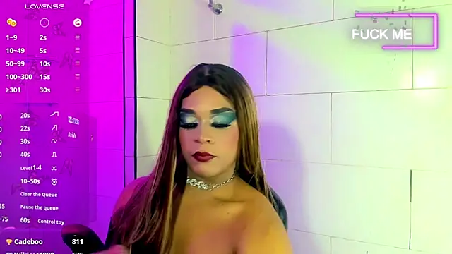 Snapshot of cristal_villael_ chatting on February 17, 11:50 am cristal villael online show from February 17, 11:50 am