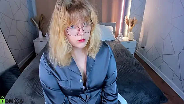 luna c0ra online show from February 21, 1:17 am