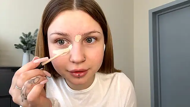 Snapshot of PledHoly chatting on February 22, 7:40 am PledHoly online show from February 22, 7:40 am