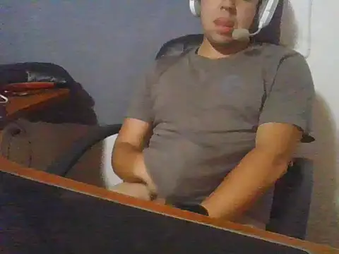 Snapshot of nene2309 chatting on February 23, 5:05 am nene2309 online show from February 23, 5:05 am