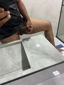 Snapshot of twink231 chatting on April 2, 2:20 am twink231 online show from April 2, 2:20 am
