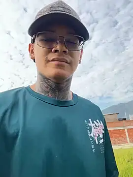 Maxtor  online show from February 27, 12:38 pm