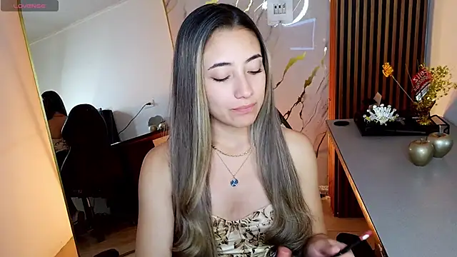 Snapshot of amy_ker_m chatting on February 17, 9:10 pm amy ker m online show from February 17, 9:10 pm