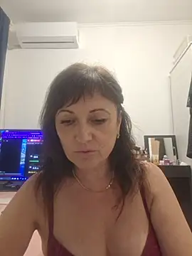 Snapshot of SaraGina chatting on July 8, 8:57 pm SaraGina online show from July 8, 8:57 pm