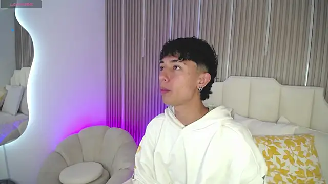 Snapshot of Aiden_Rivers_ chatting on February 26, 12:26 pm Aiden Rivers online show from February 26, 12:26 pm