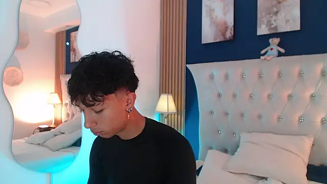 Aiden Rivers  online show from April 9, 12:54 pm