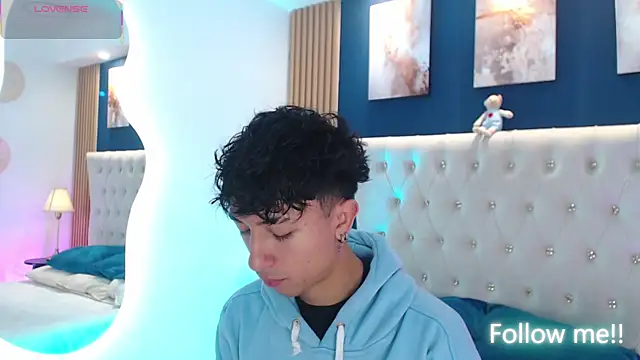 Aiden Rivers  online show from April 16, 12:50 pm