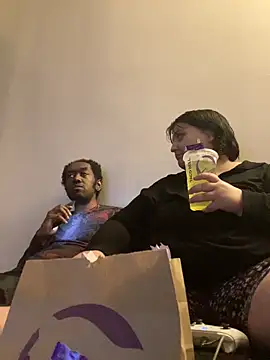 shellynpanda21 online show from February 20, 4:09 am