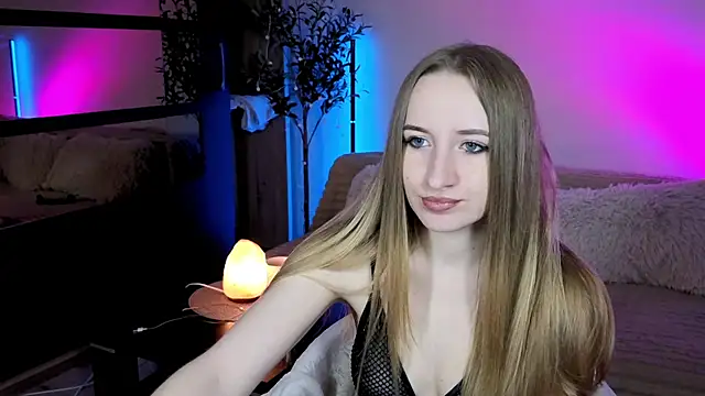 Oxy Foxie online show from May 16, 6:28 pm