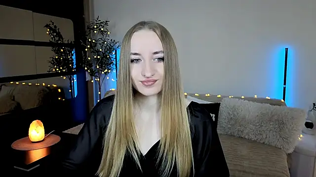 Oxy Foxie online show from May 20, 5:52 pm