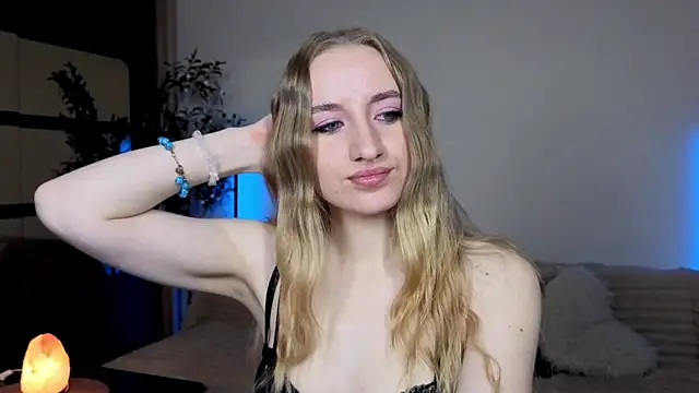 Oxy Foxie online show from May 24, 6:57 pm