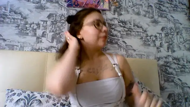 Snapshot of AwryNeon chatting on February 27, 6:02 am AwryNeon online show from February 27, 6:02 am