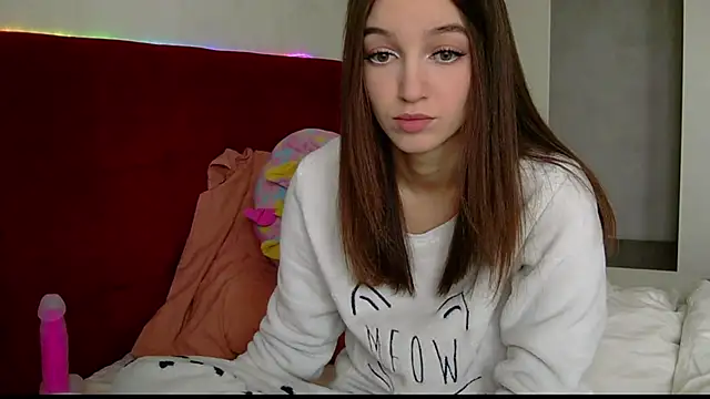 CandySurprise19 online show from April 10, 7:46 am