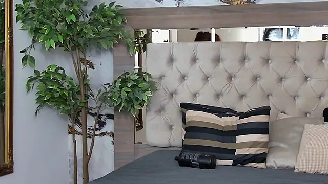 VioletVIP online show from March 17, 5:16 pm