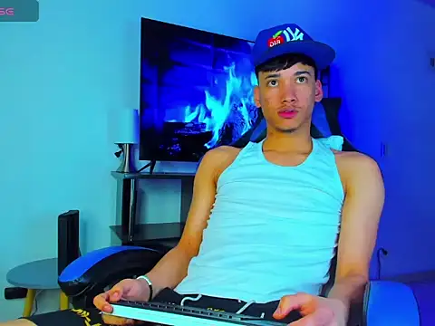 Lyam Russo online show from March 25, 3:56 am