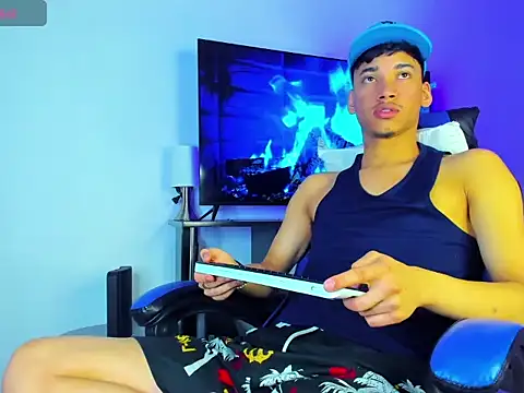 Lyam Russo online show from March 27, 5:13 am