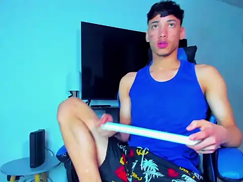 Lyam Russo online show from April 2, 3:37 am