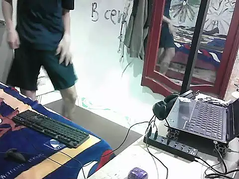 Snapshot of AntonBoyToy chatting on July 17, 1:56 am AntonBoyToy online show from July 17, 1:56 am