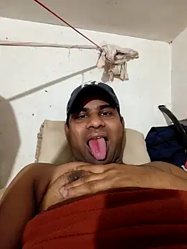 Snapshot of Amina___trans__sexy chatting on February 25, 6:39 pm Amina trans sexy online show from February 25, 6:39 pm