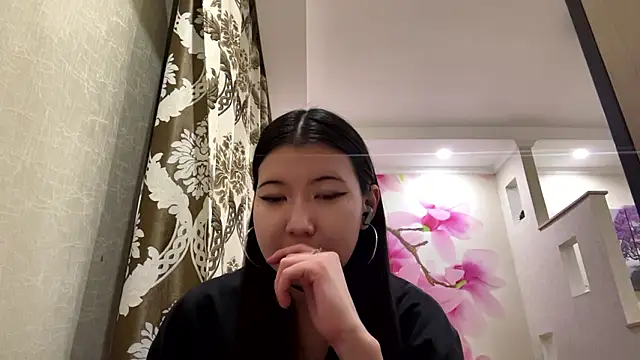 Snapshot of MaeRaads chatting on February 20, 6:52 pm MaeRaads online show from February 20, 6:52 pm