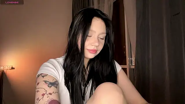 RaquelsHusband online show from February 19, 2:24 pm