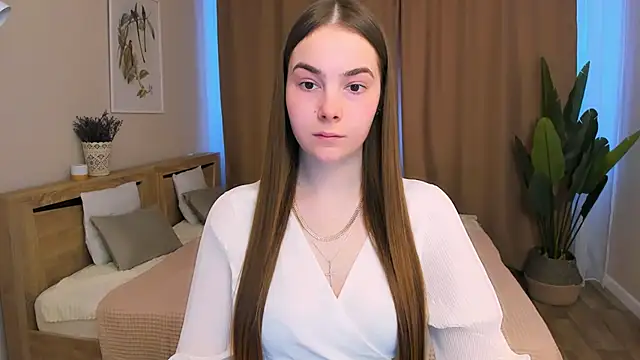 Snapshot of Maddy_Wood_ chatting on February 17, 8:22 am Maddy Wood online show from February 17, 8:22 am