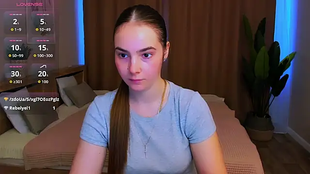 Maddy Wood  online show from March 5, 8:10 am