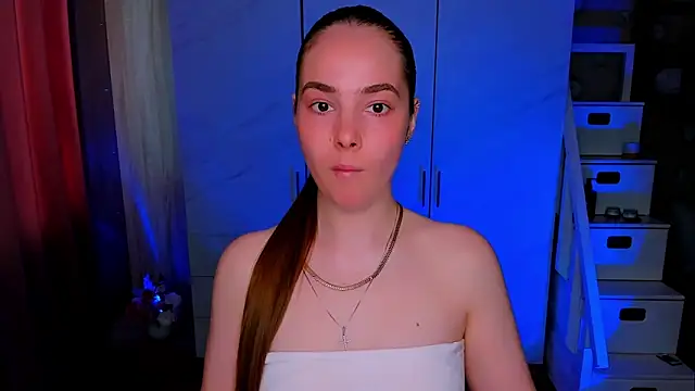 Maddy Wood  online show from May 3, 10:54 am