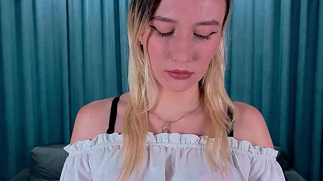 AshleyySchwartz online show from March 11, 3:07 pm