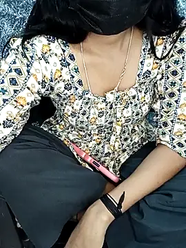 Snapshot of Cutie_babes01 chatting on February 25, 5:44 pm Cutie babes01 online show from February 25, 5:44 pm