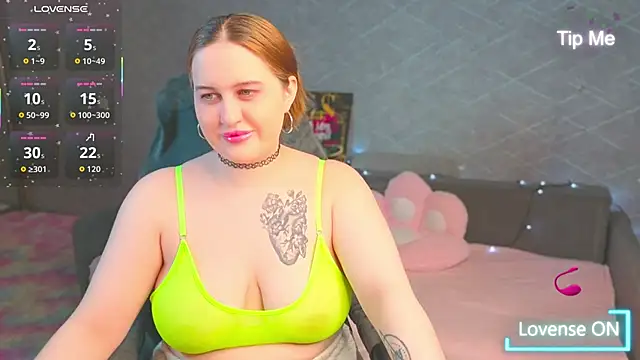 Snapshot of Polly_Tingle chatting on February 25, 6:01 am Polly Tingle online show from February 25, 6:01 am