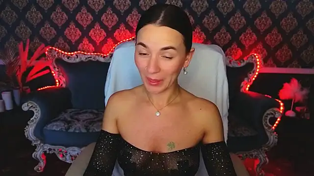 Snapshot of GracefulMichelle chatting on April 21, 2:51 am GracefulMichelle online show from April 21, 2:51 am