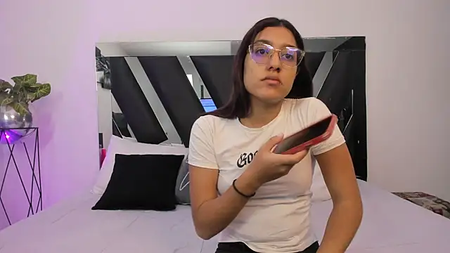 Mia Iron online show from March 20, 12:21 pm