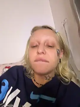 Snapshot of urlittlebaby666 chatting on February 22, 4:02 am urlittlebaby666 online show from February 22, 4:02 am