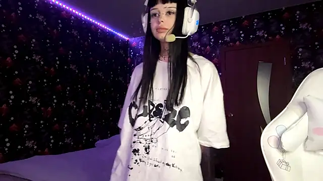 Snapshot of Luna_Sohotti chatting on February 16, 4:03 pm Luna Sohotti online show from February 16, 4:03 pm