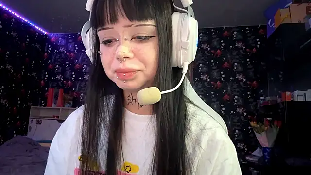 Luna Sohotti online show from March 9, 3:05 pm