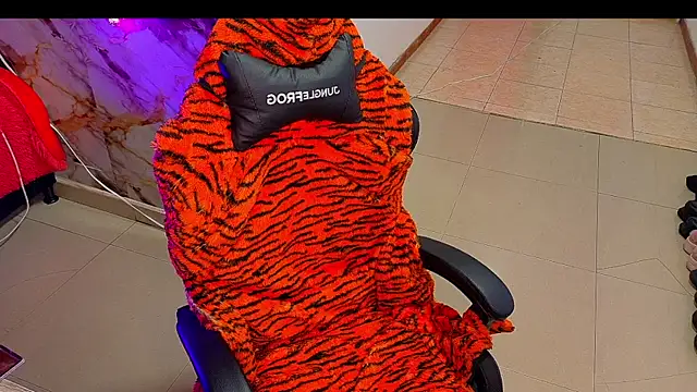 nova kitttyy online show from February 28, 10:33 pm