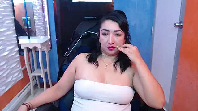 Snapshot of alma_tb1 chatting on February 20, 1:11 pm alma tb1 online show from February 20, 1:11 pm