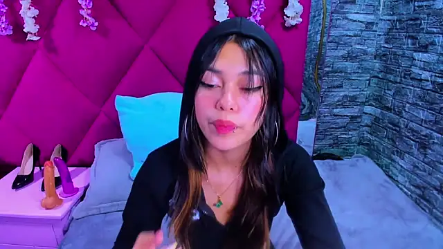 alana deivis online show from May 6, 2:40 am