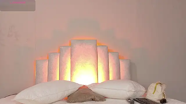 Snapshot of Sheinny_brown1 chatting on March 27, 8:08 pm Sheinny brown1 online show from March 27, 8:08 pm