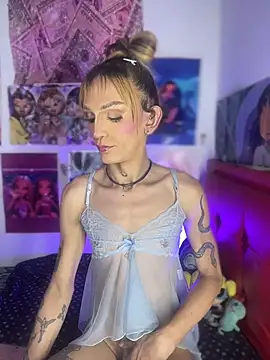 Snapshot of celeste_hell_ chatting on May 14, 9:05 am celeste hell online show from May 14, 9:05 am