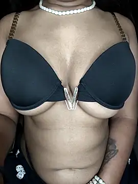 Snapshot of LINNI_3 chatting on March 1, 3:58 pm LINNI 3 online show from March 1, 3:58 pm