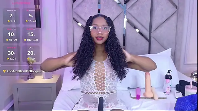 Chloe-Rose- online show from April 10, 4:17 am